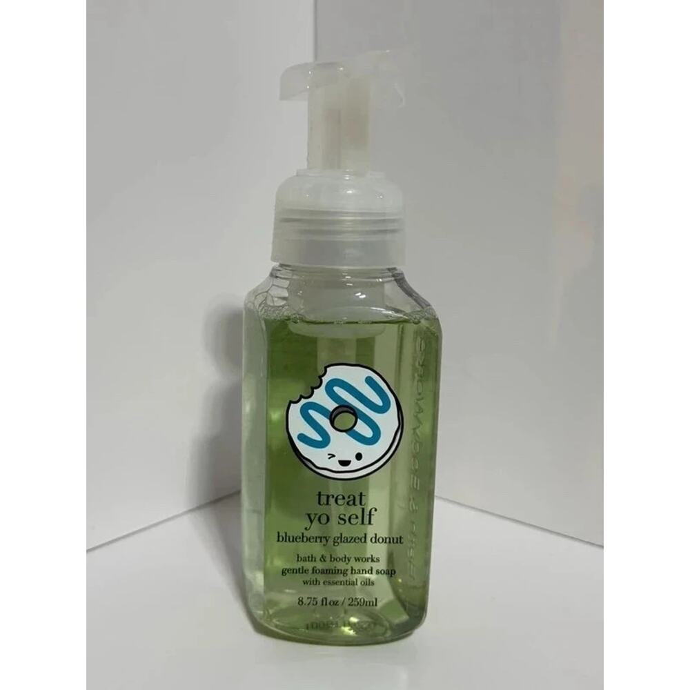 Bath & Body Works Blueberry Glazed Donut Foaming Hand Soap - “Treat Yo Self”